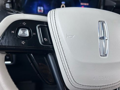 Used 2025 Lincoln Aviator AWD w/ Equipment Group 101A image 25