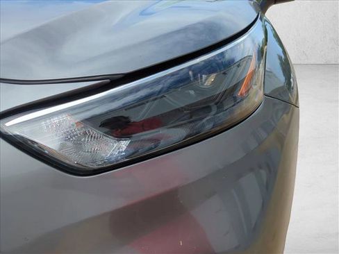 Certified 2025 Toyota Highlander XLE FWD image 9