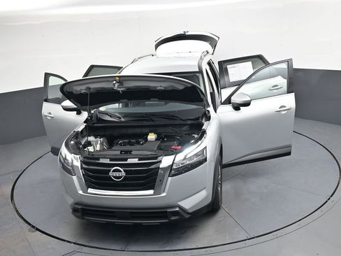Used 2025 Nissan Pathfinder SV image 48
