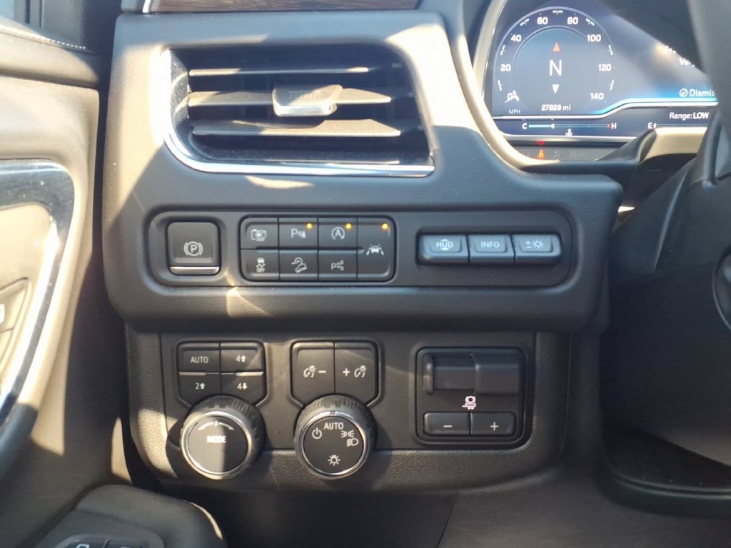 Used 2023 Chevrolet Tahoe Premier w/ Advanced Technology Package AWD/4WD image 16