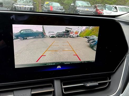 Used 2024 Chevrolet Trax LT w/ Driver Confidence Package FWD image 9