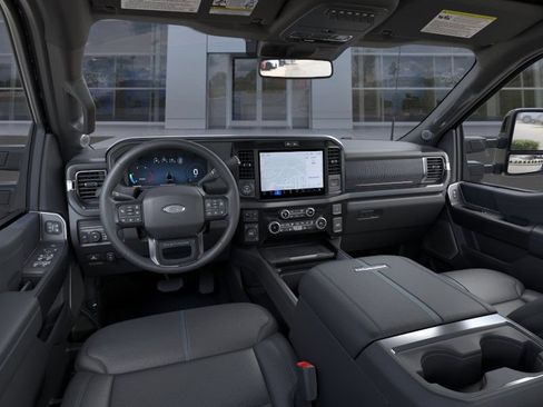 Used 2025 Ford F450 Platinum w/ FX4 Off-Road Package AWD/4WD image 6