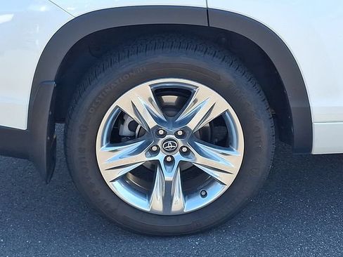 Used 2016 Toyota Highlander Limited AWD/4WD image 30