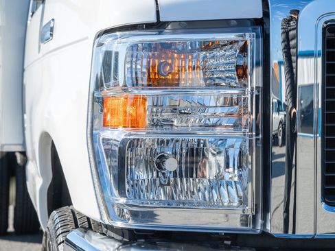 Certified 2023 Ford E-450 and Econoline 450 Super Duty w/ Power Windows & Locks Group RWD image 9