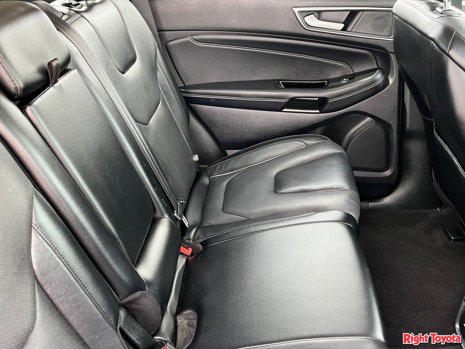 Used 2019 Ford Edge Titanium w/ Equipment Group 301A FWD image 14
