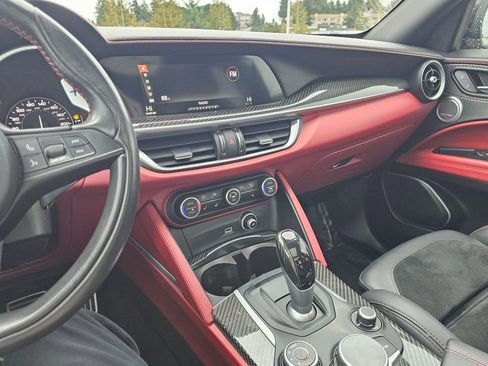 Used 2019 Alfa Romeo Stelvio Quadrifoglio image 32
