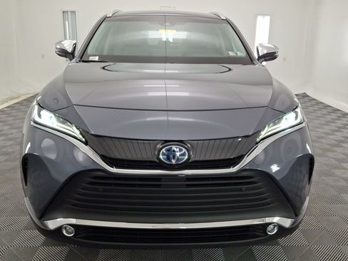 Certified 2023 Toyota Venza XLE AWD/4WD image 29