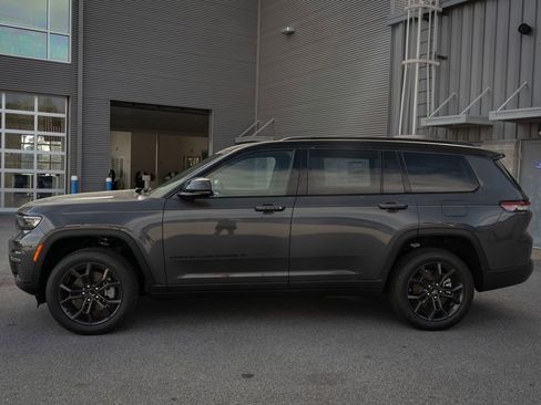 New 2025 Jeep Grand Cherokee L Limited AWD/4WD image 5