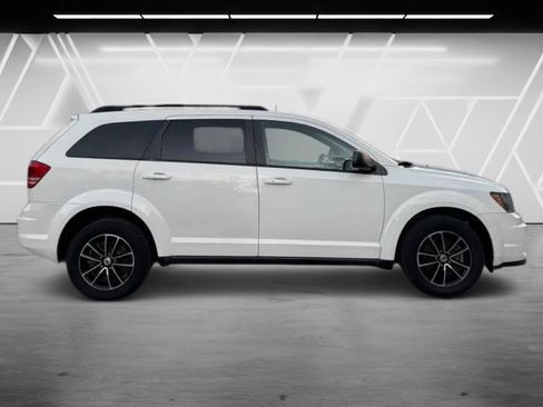 Used 2018 Dodge Journey SE w/ Connectivity Group image 6
