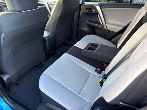 Certified 2018 Toyota RAV4 XLE image 20