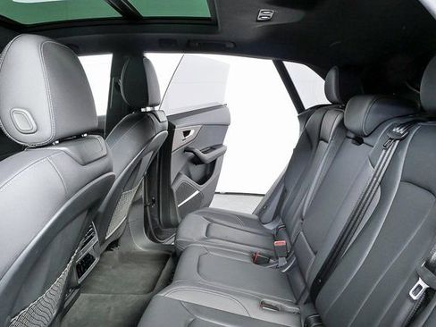 Used 2023 Audi Q8 Premium Plus w/ Premium Plus Package image 22
