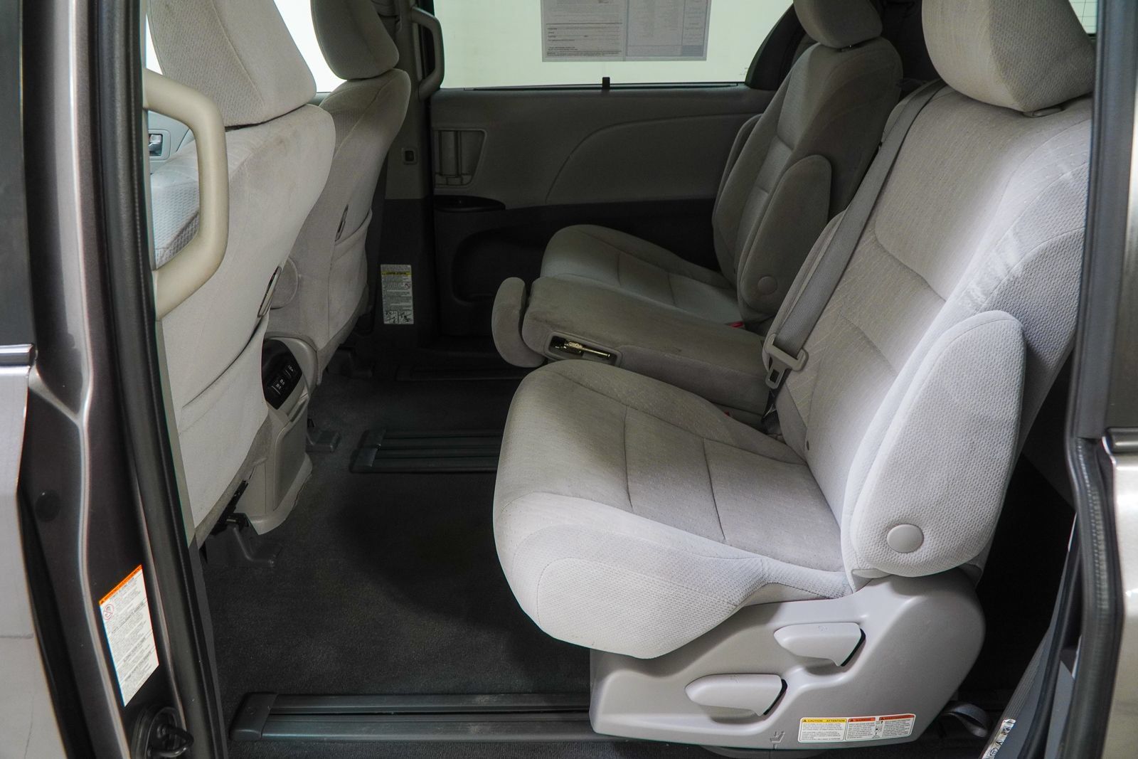 Used 2020 Toyota Sienna LE FWD image 47