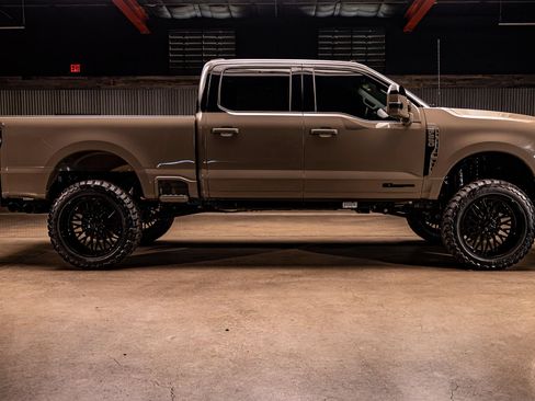 Used 2026 Ford F250 Lariat AWD/4WD image 3