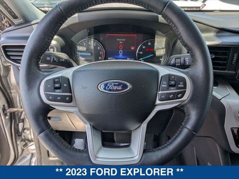 Used 2023 Ford Explorer XLT w/ Equipment Group 202A RWD image 12