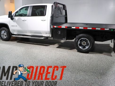 Used 2023 Chevrolet Silverado 3500 LT w/ Convenience Package AWD/4WD image 10