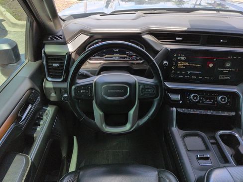 Used 2024 GMC Sierra 2500 Denali w/ Denali Reserve Package AWD/4WD image 16