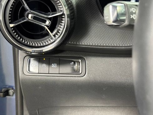 Used 2025 Chevrolet Equinox LT FWD image 18
