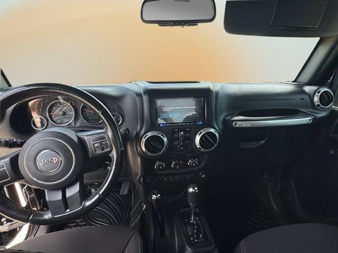 Used 2016 Jeep Wrangler Unlimited Sahara AWD/4WD image 15