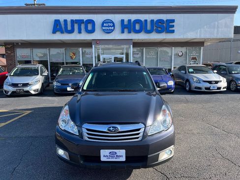 Used 2010 Subaru Outback 2.5i Premium AWD/4WD image 2