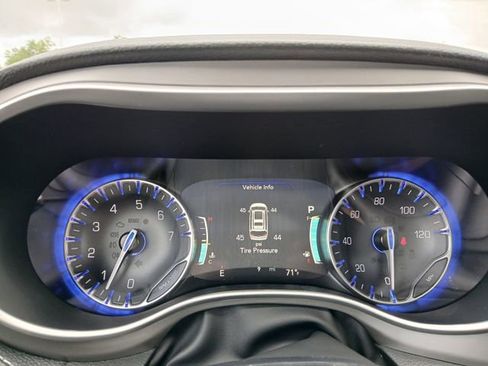 New 2027 Chrysler Pacifica Limited AWD/4WD image 23
