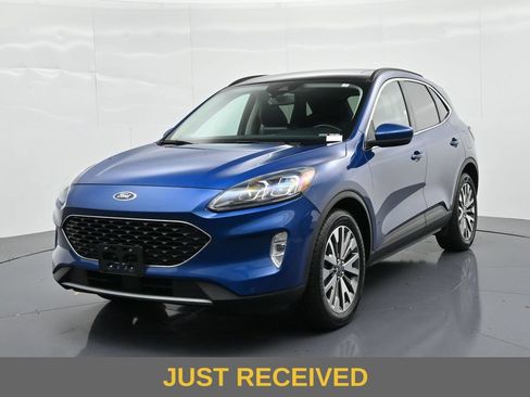 Used 2022 Ford Escape Titanium w/ Class II Trailer Tow Package AWD/4WD image 6
