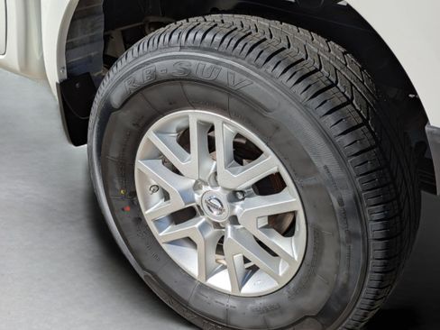 Used 2019 Nissan Frontier SV image 10