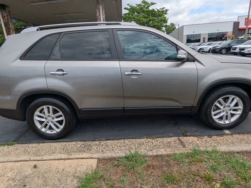 Used 2015 Kia Sorento LX FWD image 8