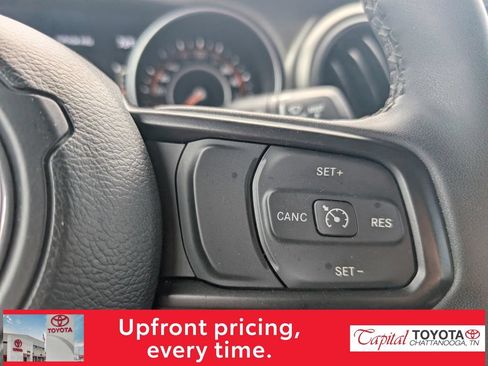 Used 2023 Jeep Gladiator Sport AWD/4WD image 15