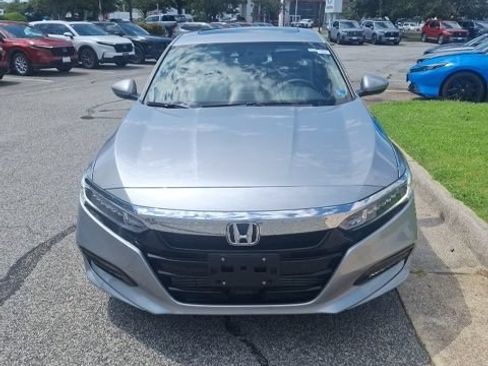 Used 2018 Honda Accord EX image 2