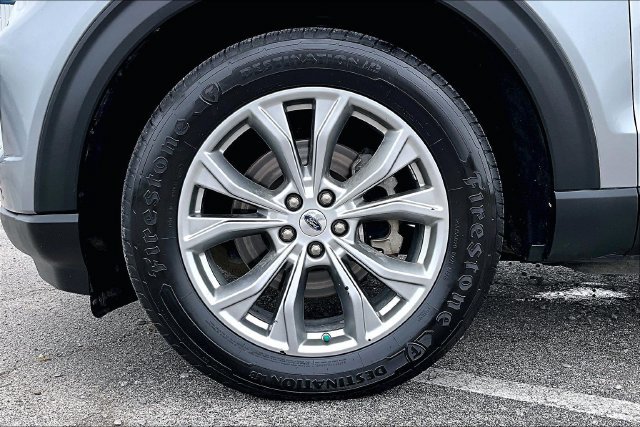 Used 2021 Ford Explorer Limited w/ Equipment Group 301A AWD/4WD image 35