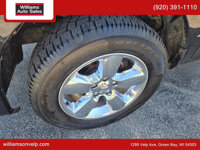Used 2017 RAM 1500 Express w/ Black Ram 1500 Express Group AWD/4WD image 9