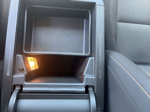 Used 2019 Chevrolet Traverse LT AWD/4WD image 30