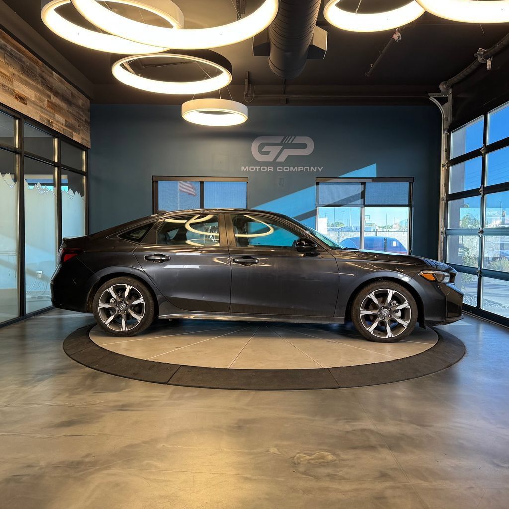 Used 2025 Honda Civic Sport Touring image 2