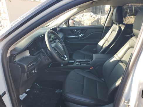 New 2026 Lincoln Corsair Premiere image 12