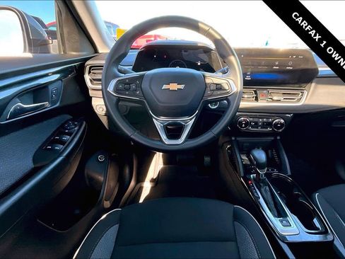 Used 2024 Chevrolet TrailBlazer LT w/ Convenience Package image 8