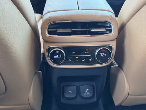 Used 2023 Genesis GV80 2.5T w/ Prestige 20" Package image 35