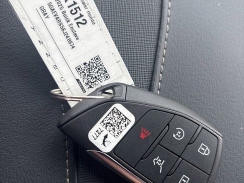 Used 2025 Buick Enclave Preferred image 28