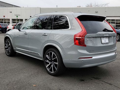 Certified 2024 Volvo XC90 B6 Plus image 4