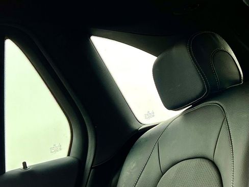 Used 2022 Mercedes-Benz GLC 300 4MATIC image 11