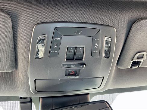 Used 2024 Toyota Sienna XLE Woodland Edition image 36