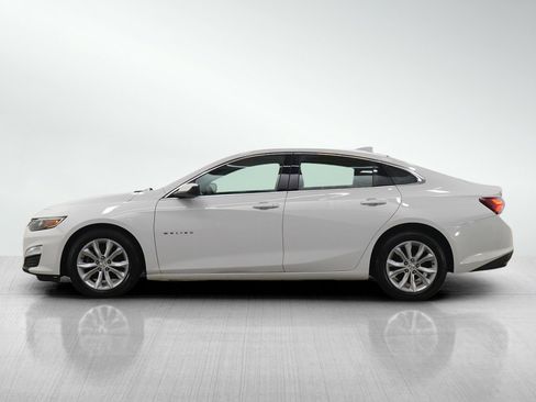 Used 2020 Chevrolet Malibu LT image 2