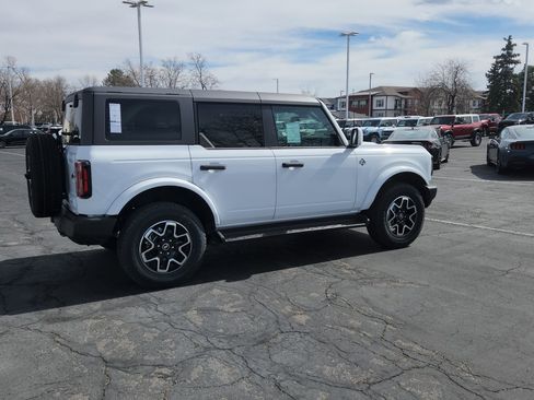 New 2026 Ford Bronco Outer Banks image 17