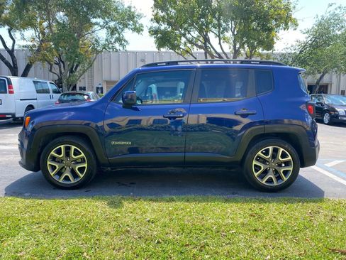 Used 2016 Jeep Renegade Latitude FWD image 7