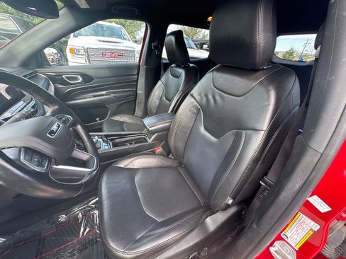 Used 2022 Jeep Compass Limited image 10