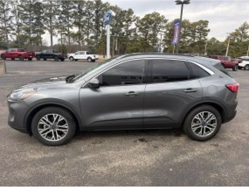Used 2022 Ford Escape SEL w/ Technology Package FWD image 4