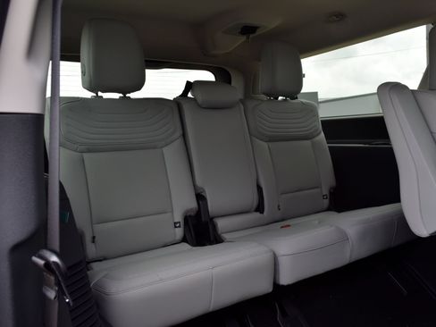 New 2026 Ford Expedition Max Platinum AWD/4WD image 23
