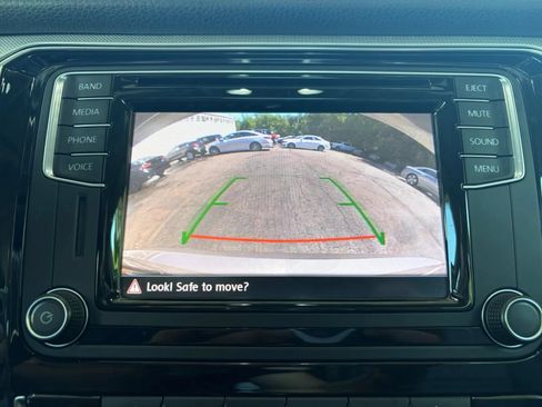 Used 2016 Volkswagen Passat 1.8T SE FWD image 33