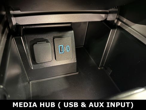 Used 2020 Ford Explorer XLT image 10