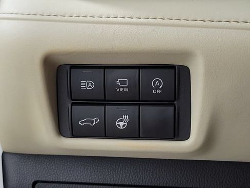 Used 2023 Toyota Highlander Platinum FWD image 24