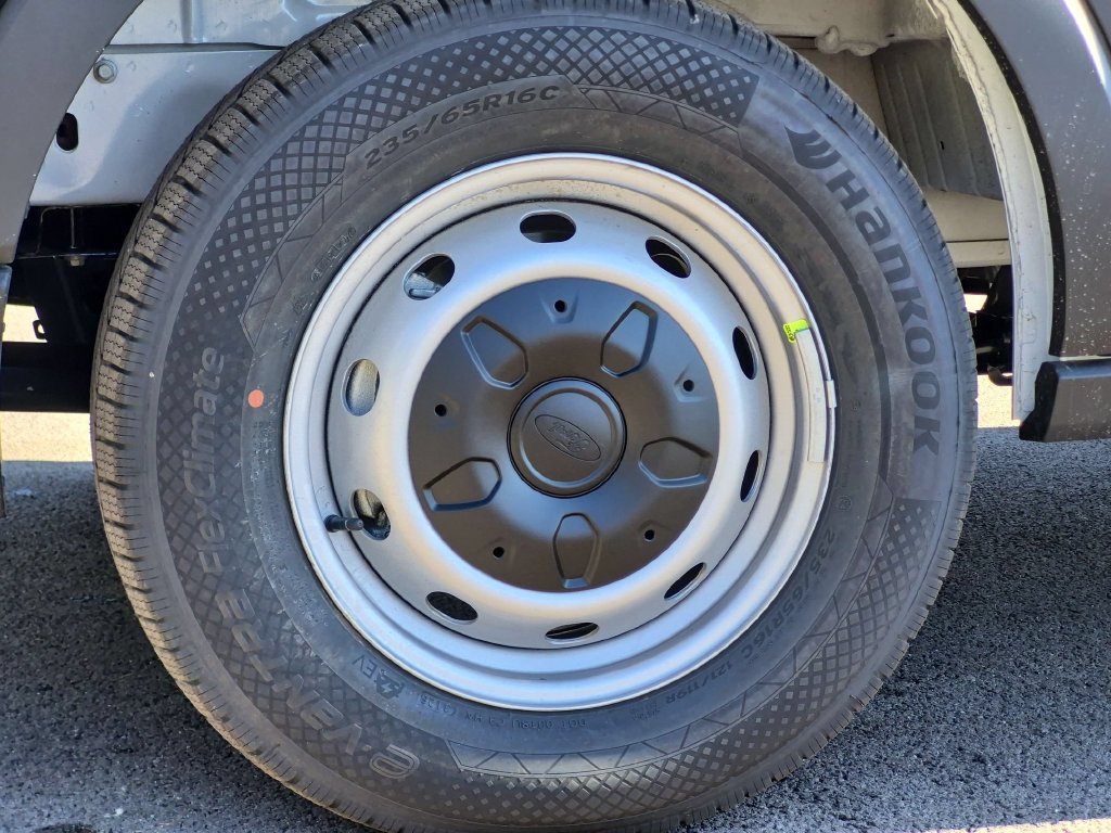 New 2027 Ford Transit 250 148 Medium Roof w/ Load Area Protection Package RWD image 20